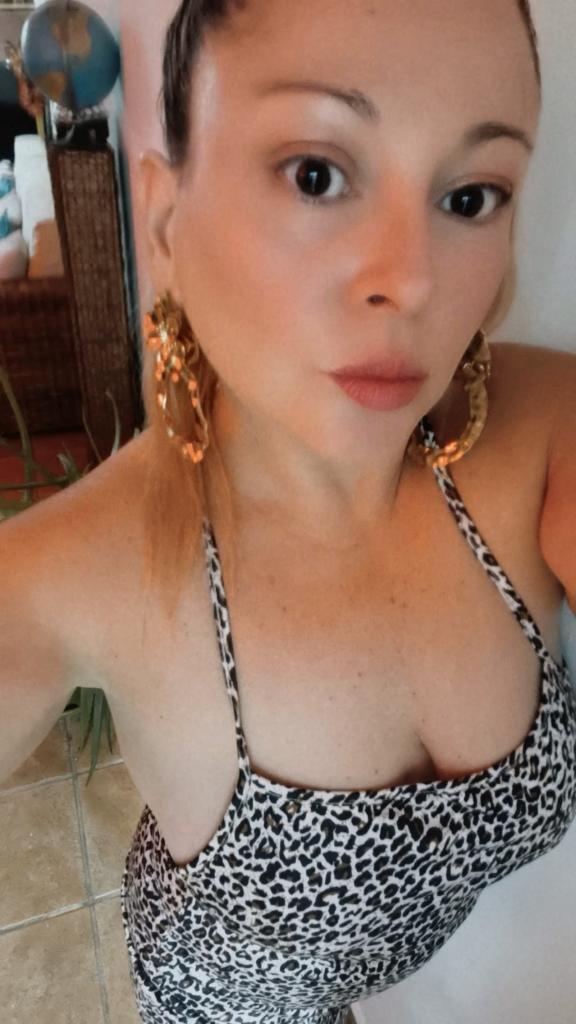 Chica busca chico en Cádiz: 