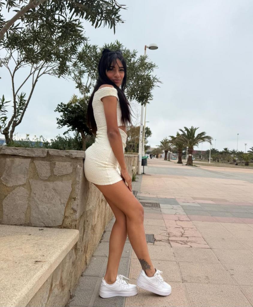 692311205: Chica busca chico en Valencia