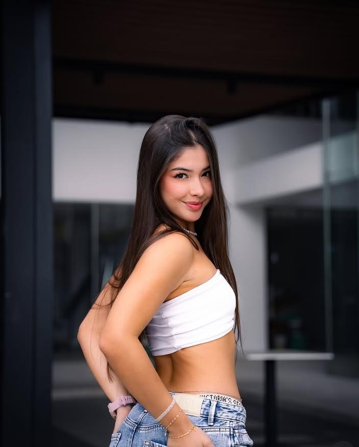 671575980: Chica busca chico en Ibiza