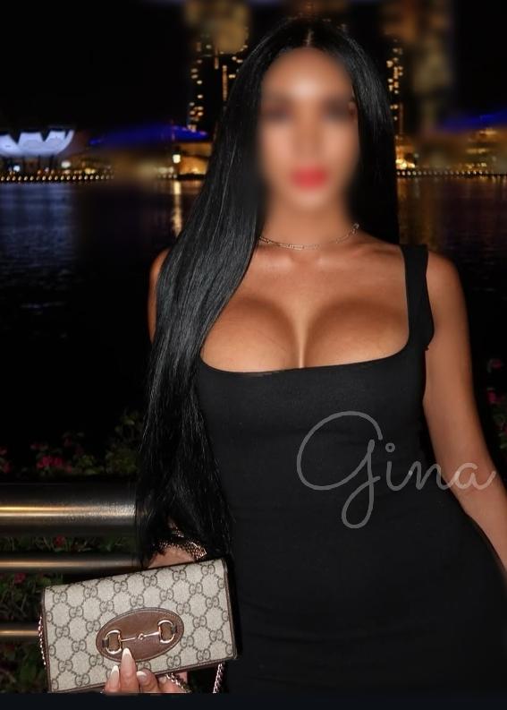 658325594: Chica busca chico en Barcelona