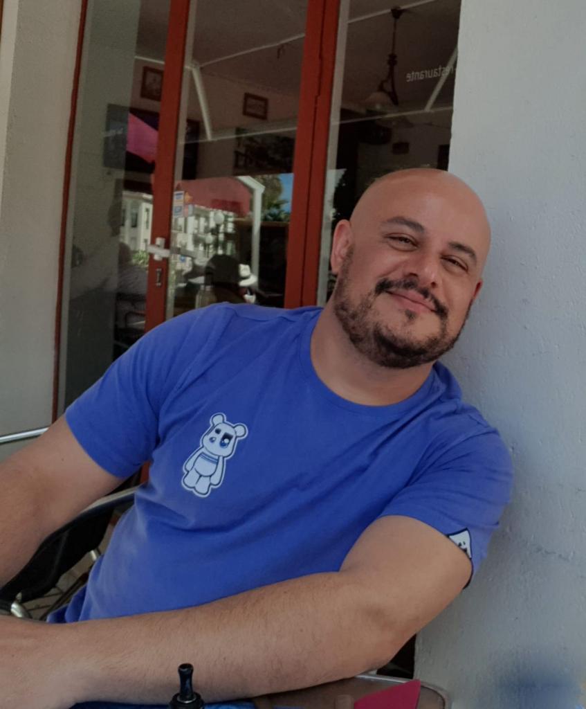677045794: Chico busca chica en Valencia