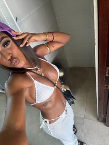 672308322: Chica busca chico en Madrid