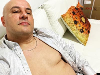 677045794: Chico busca chica en Valencia