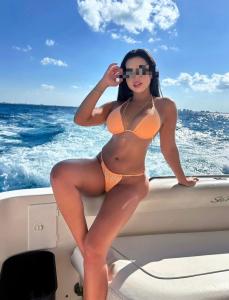 623532888: Chica busca chico en Gerona