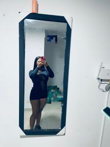 613243271: Chica busca chico en Gerona