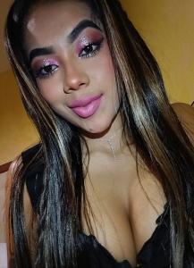 613768958: Chica busca chico en Barcelona