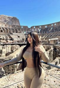 667717303: Chica busca chico en Gerona