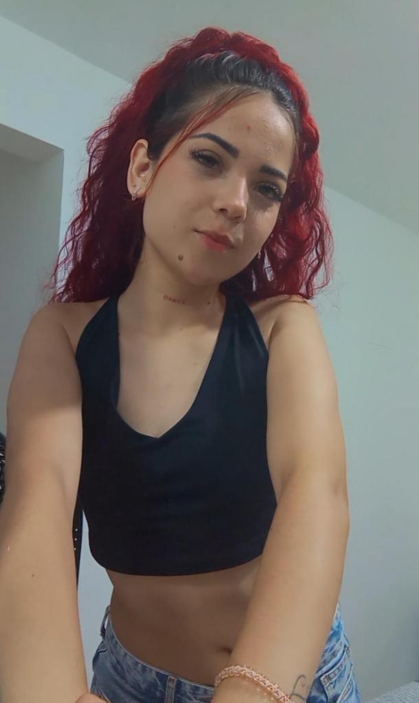 695487949: Chica busca chico en Málaga
