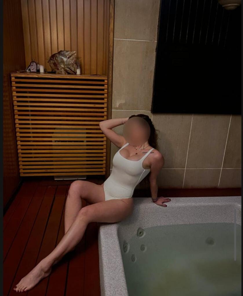 604392240: Chica busca chico en Navarra