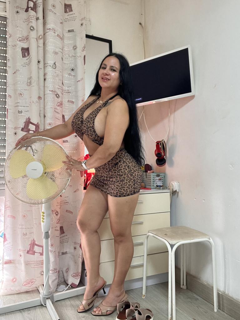 Chica busca chico en Alicante: Chica busca chico