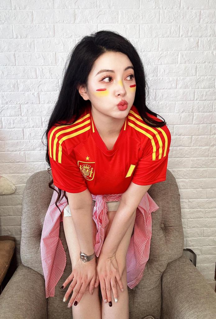 667378576: Chica busca chico en Málaga