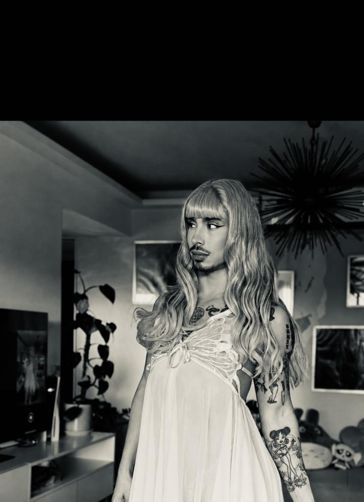 682109799: Travesti en Navarra