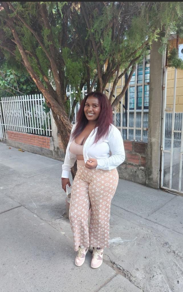 637952355: Chica busca chico en Málaga