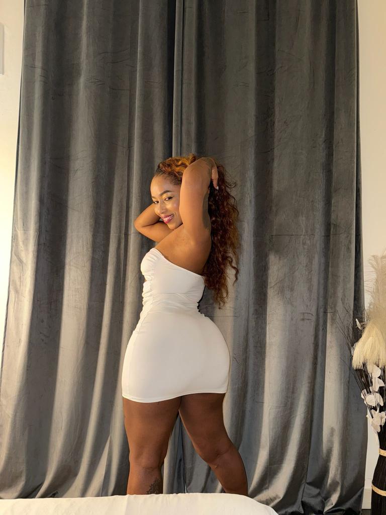 Chica busca chico en Valencia: Chica busca chico