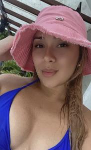 631584083: Chica busca chico en Gerona