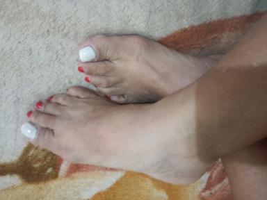 645886875: Chica busca chico en Madrid