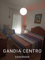 963702664: Chica busca chico en Valencia