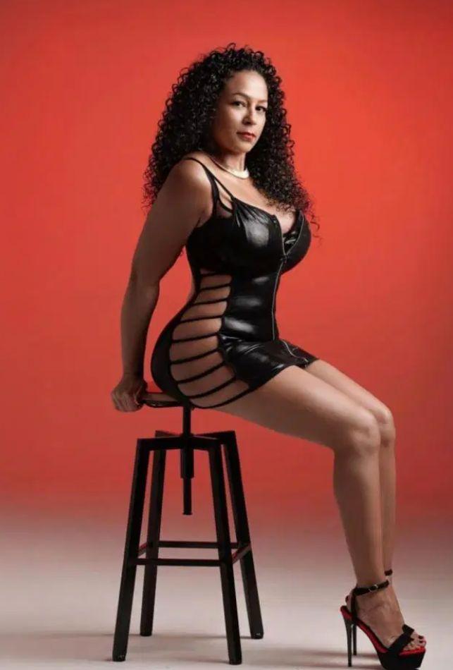 614870422: Chica busca chico en Valencia