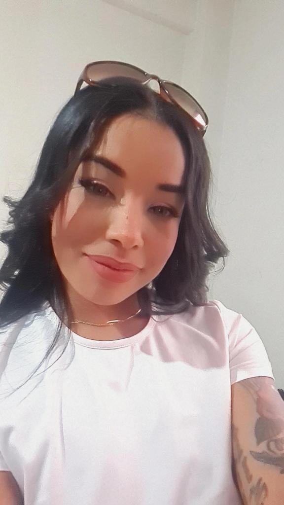 613523390: Chica busca chico en Sevilla