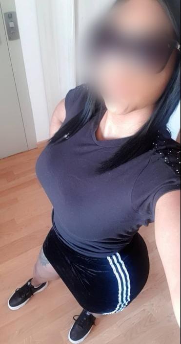 Chica busca chico en Sevilla: 