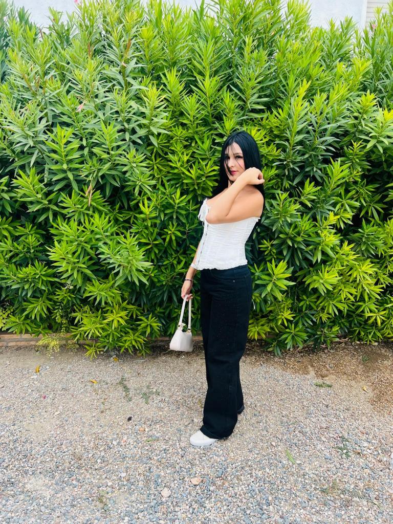 677134480: Chica busca chico en La Coruña