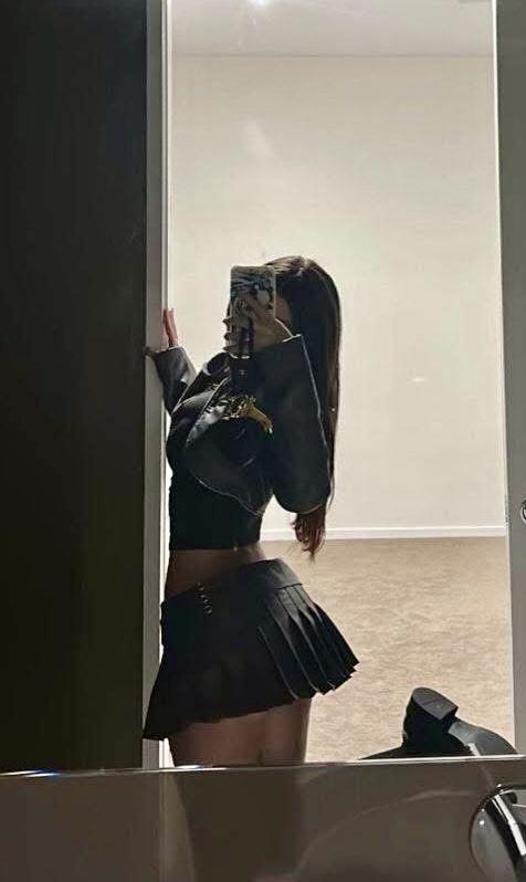 613608287: Chica busca chico en Málaga