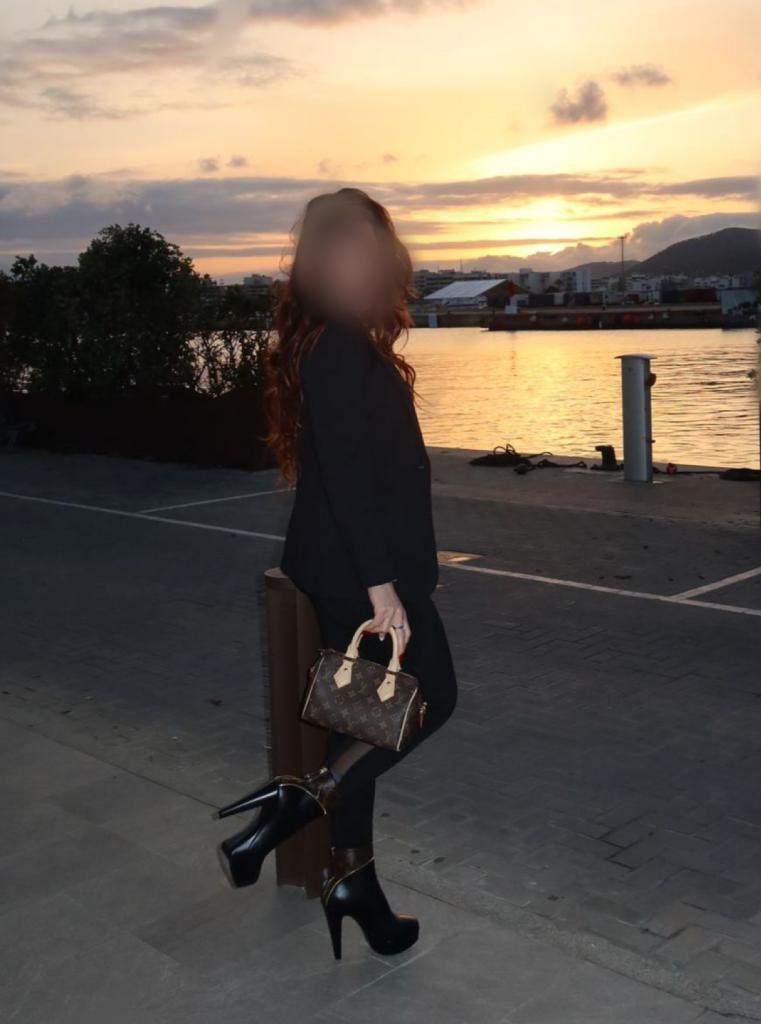 Chica busca chico en Ibiza: 