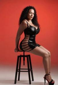 614870422: Chica busca chico en Valencia