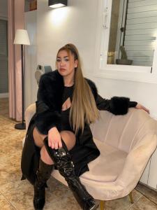 612240991: Chica busca chico en Ibiza