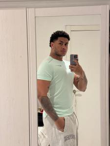 632183828: Chico busca chica en Córdoba