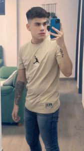 667692120: Chico busca chica en Sevilla