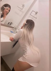 603410234: Chica busca chico en Barcelona