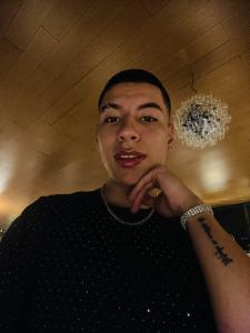 610882979: Chico busca chica en Sevilla