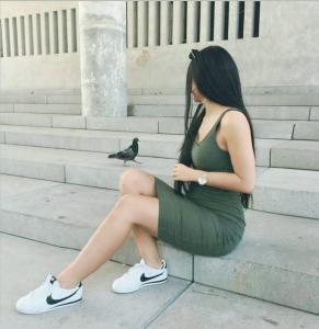 677642263: Chica busca chico en Madrid