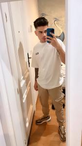 667692120: Chico busca chica en Sevilla