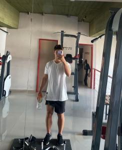 607023324: Chico busca chica en Sevilla