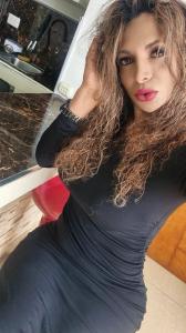 613439052: Travesti en Cáceres