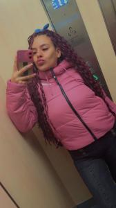 697419204: Chica busca chico en Barcelona