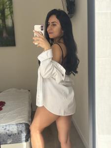 603137037: Chica busca chico en Barcelona