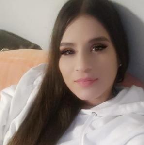 647315397: Chica busca chico en Madrid