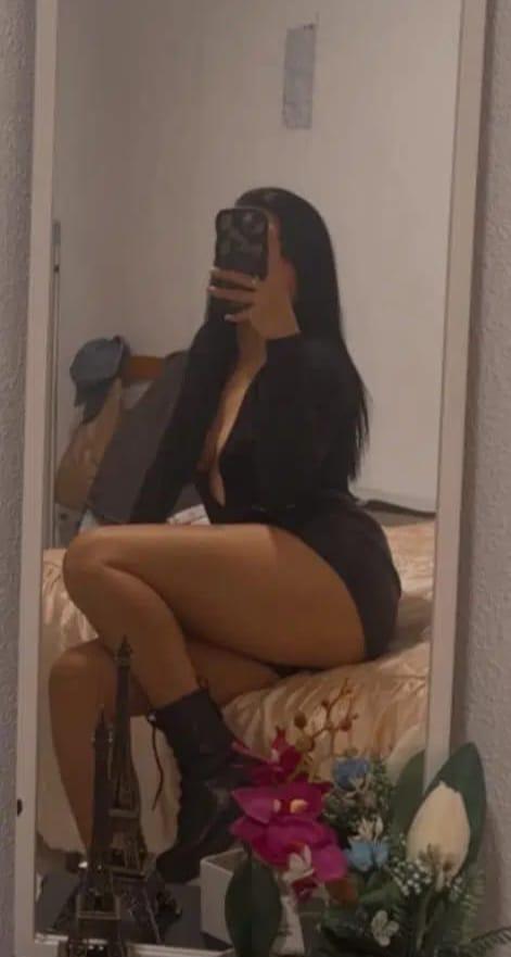 Chica busca chico en Almería: 