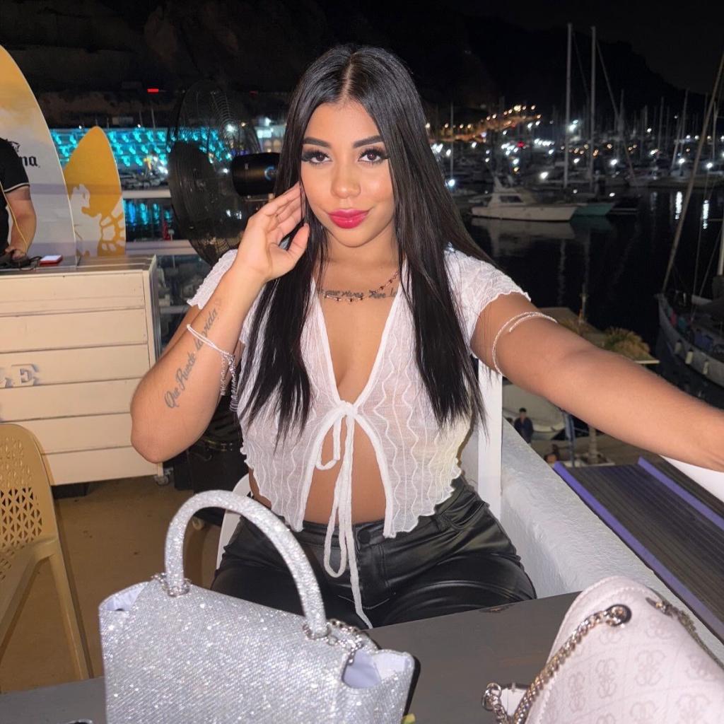 Chica busca chico en Almería: 