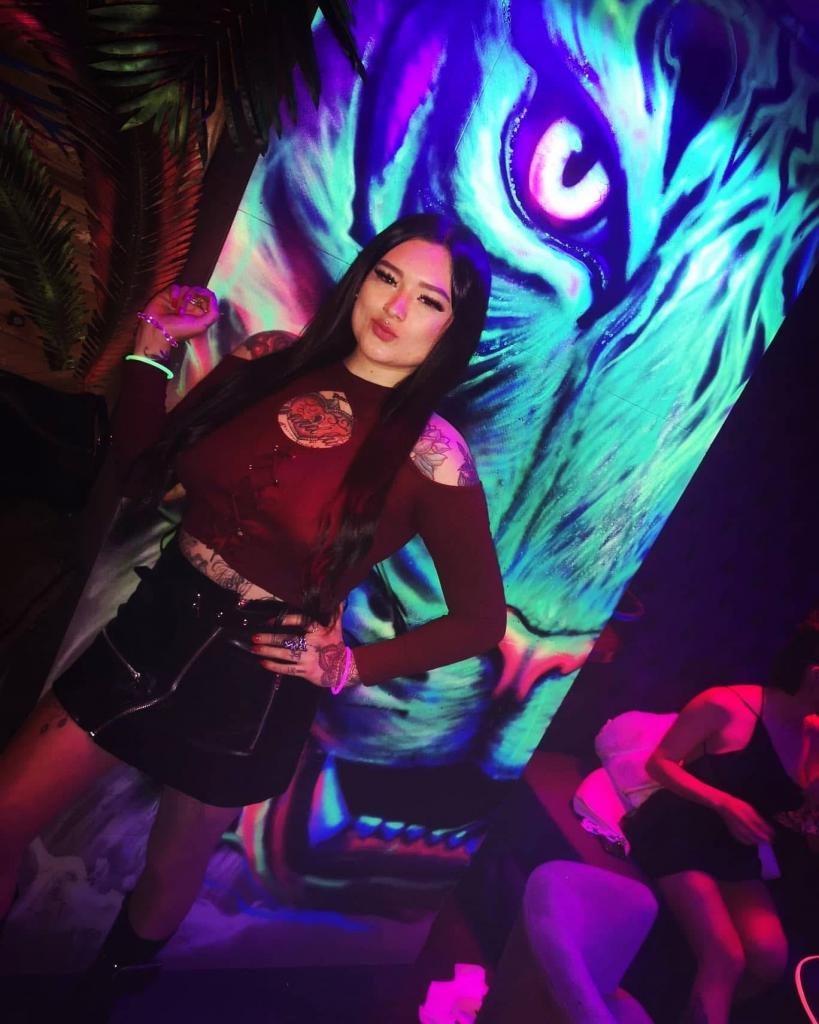 Chica busca chico en Murcia: Chica busca chico