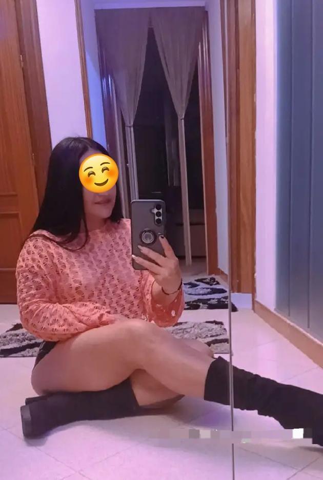 Chica busca chico en Almería: 