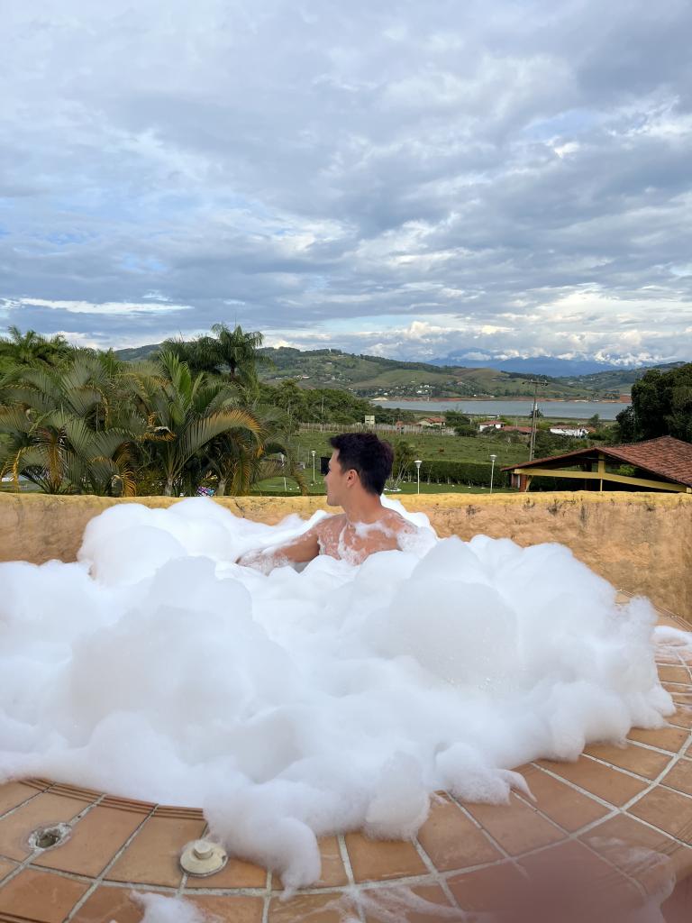 Chico busca chica en Sevilla: 