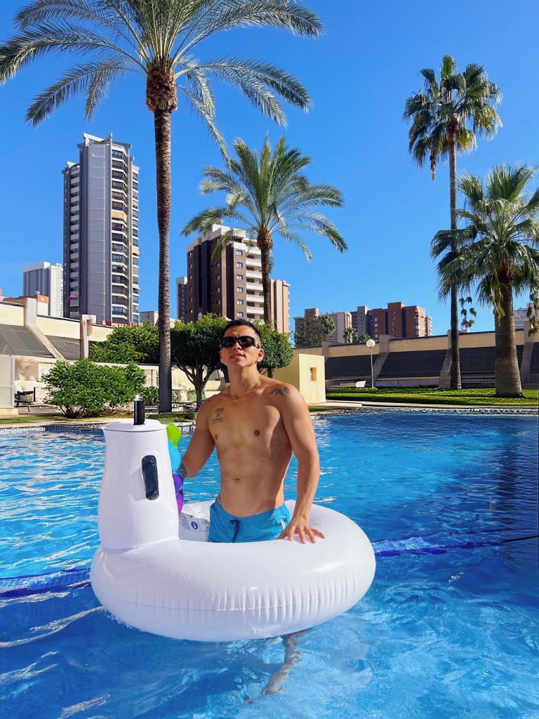 Chico busca chica en Gerona: 
