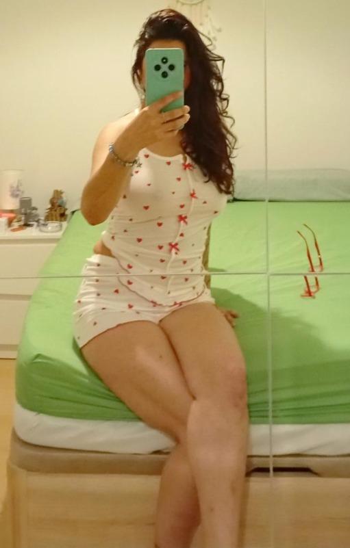 667673051: Chica busca chico en Barcelona