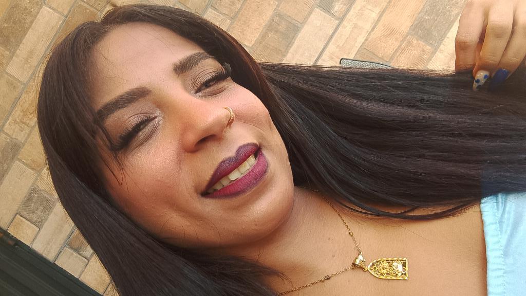 620231870: Chica busca chico en Sevilla