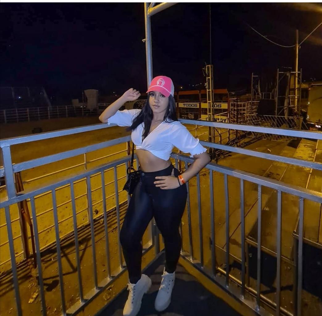 Chica busca chico en Granada: 