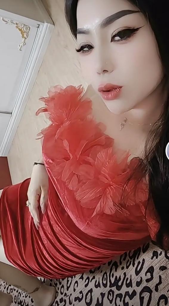 Chica busca chico en Gerona: Chica busca chico